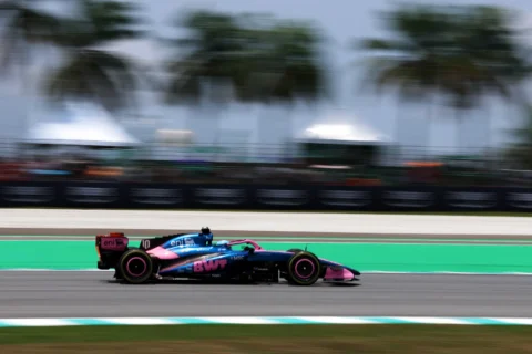 L'Alpine de Pierre Gasly en piste à Sepang en Malaisie