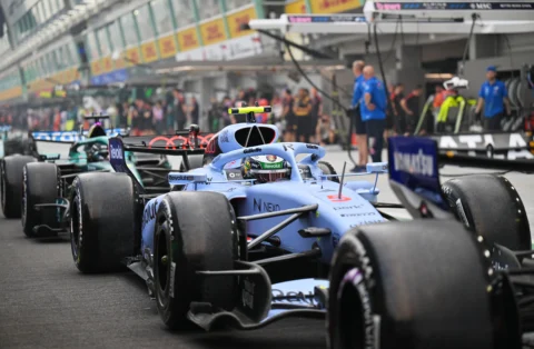 L'Audi R26 dans la voie des stands à Singapour