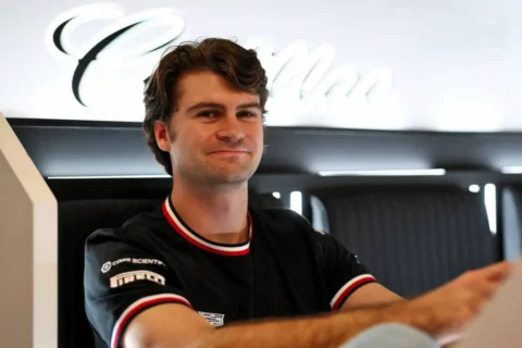 Colton Herta dans le motorhome de Cadillac à Austin