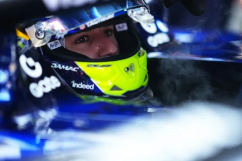 Le Français Isack Hadjar dans sa Red Bull à Sepang en Malaisie