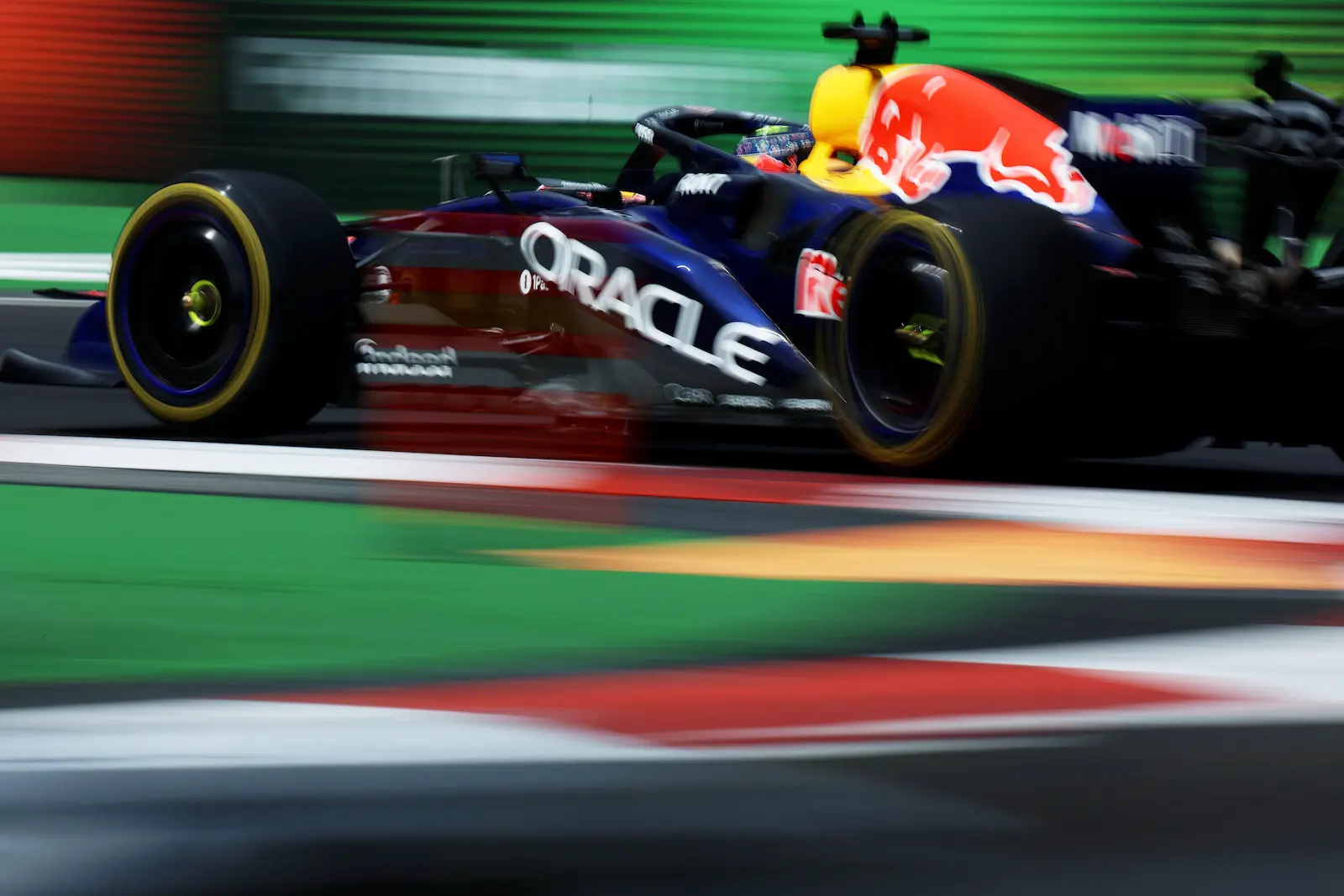 La Red Bull RB22 du Français Isack Hadjar sur le circuit de Mexico en 2026