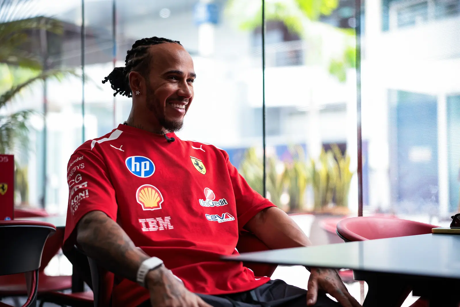 Lewis Hamilton monte au créneau pour défendre Vasseur et Ferrari