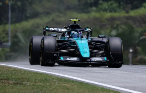 La Mercedes de Kimi Antonelli sur le circuit de Sepang en Malaisie